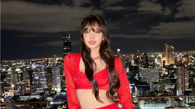 Lisa (BLACKPINK) hóa giải cơn “say Bangkok” với chiếc váy đảo chiều táo bạo