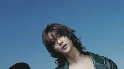 Byeon Woo-seok, off-shoulder pati long hair… Nagpakita ng napaka-bold na genderless na concept sa GQ pictorial