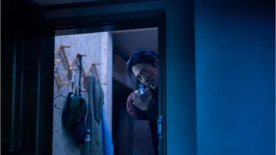 'Killer들의 Shopping Mall 2' lumitaw nang biglaan si Park Ji-hoon bilang misteryosong mangingisda… 
