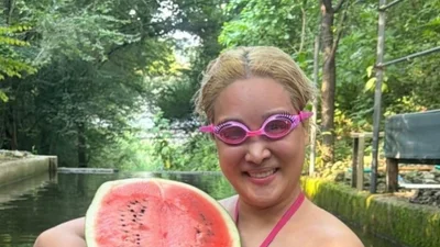 랄랄, 8kg 감량 후 계곡서 수영복 자태… 