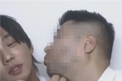 유아인 근황 사진 논란, 지인과 친밀 스킨십 속 소속사 이적 및 복귀설 솔솔