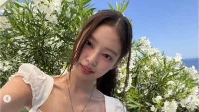 Jennie (Blackpink) khoe đôi chân không chút mỡ thừa với áo ren trắng… hé lộ sẽ xuất hiện tại “Summer Sonic 2026”