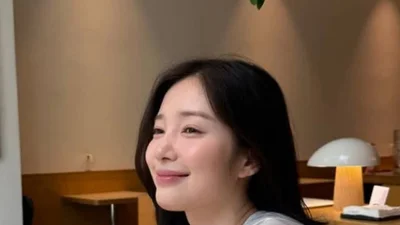 윤채경, 