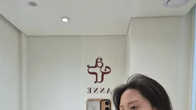  김민아, 피부과 셀카 속 시선 강탈 비주얼 