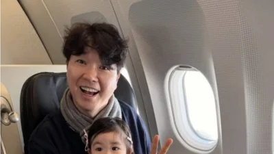 박수홍, 괌 행 항공기 지연 사과… '재탑승 받아준 항공사' 논란 