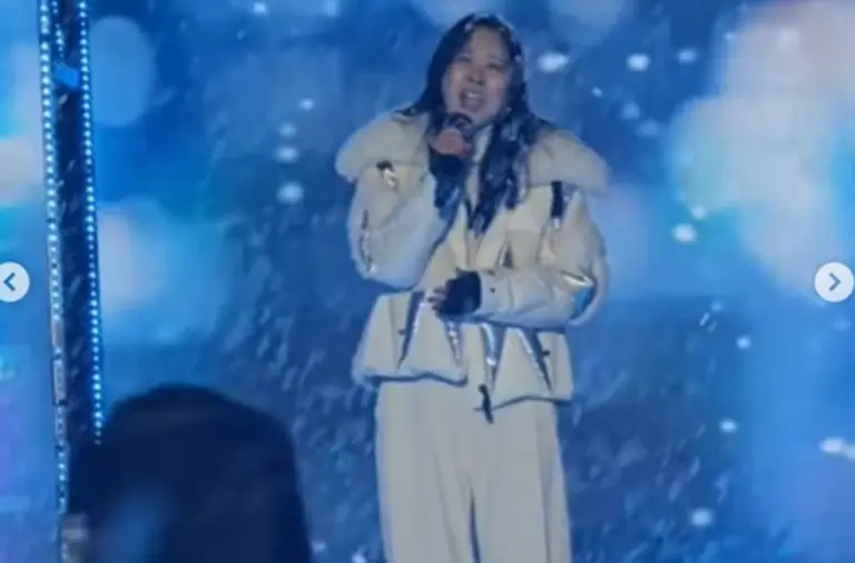 Baek Ji-young Singing in the Snowstorm