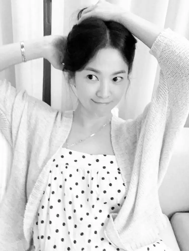 송혜교 분위기 있는 모습