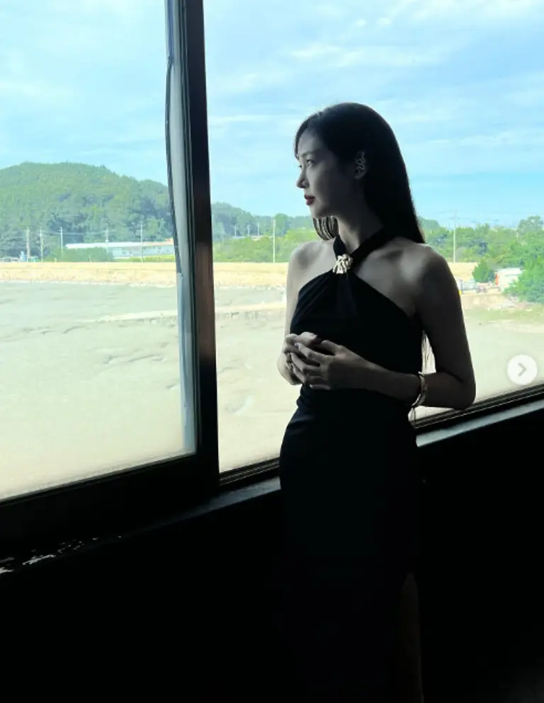 포즈를 취하는 성유리