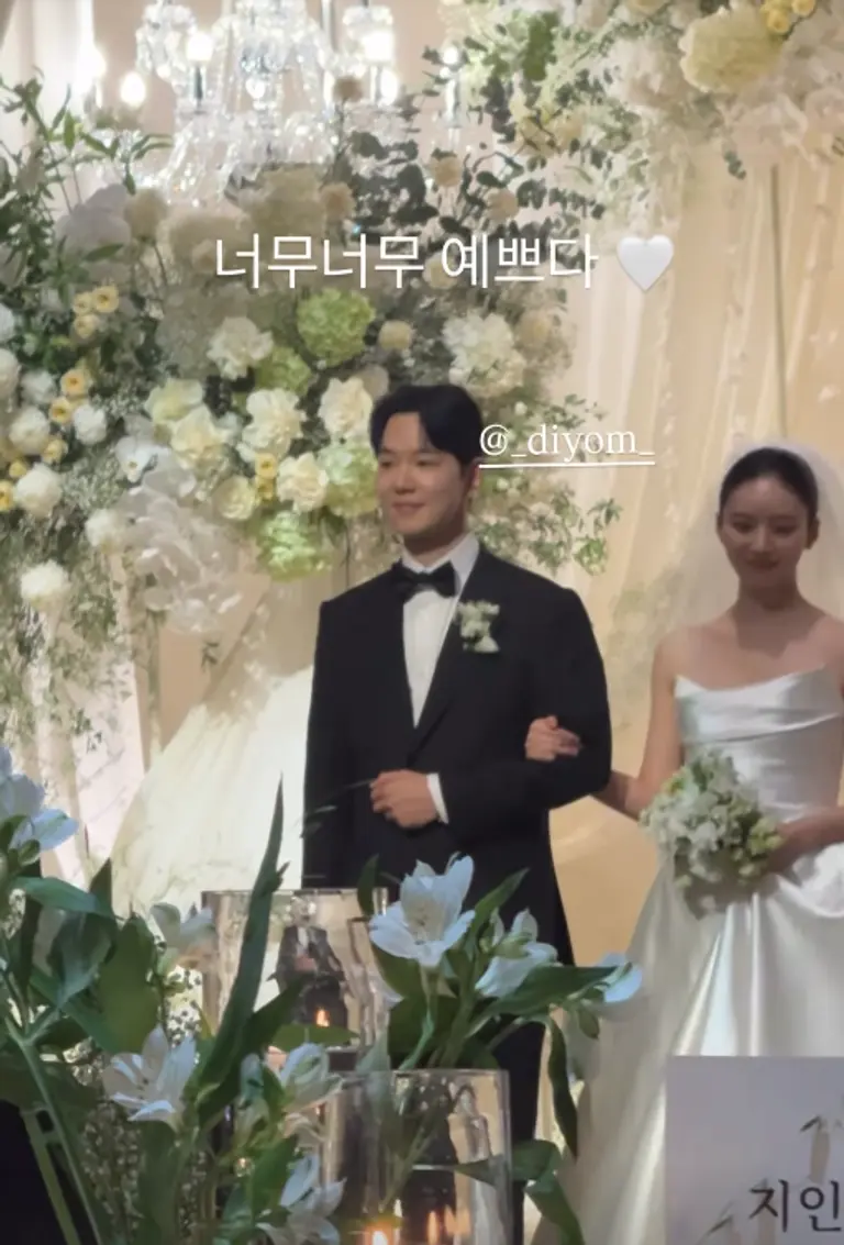 김지영 결혼식에서 눈물 흘리는 김지민