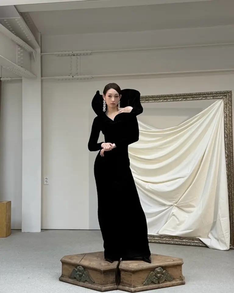 컬럼비아대 재학 중인 애니의 고혹적인 자태