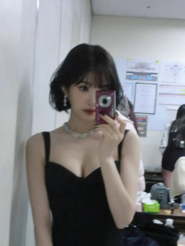 레드벨벳 조이 글래머러스한 자태