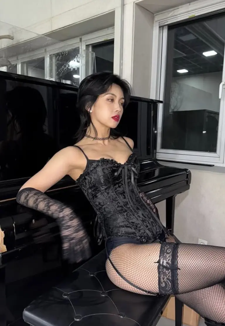 아이키 파격 란제리룩