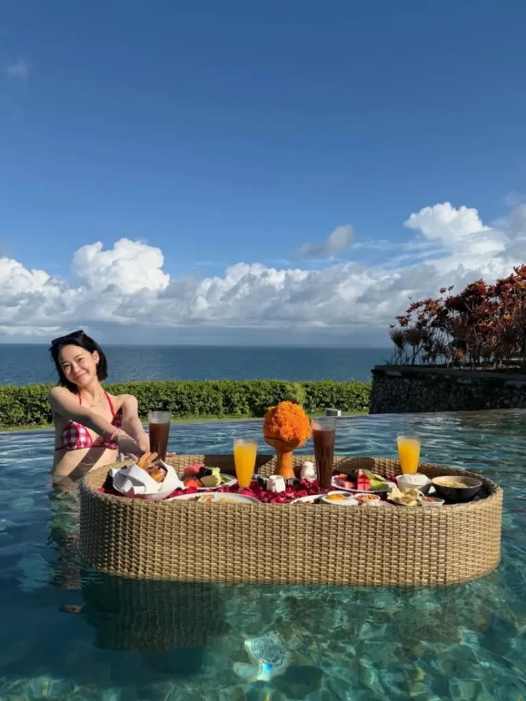 이주연 플로팅 조식