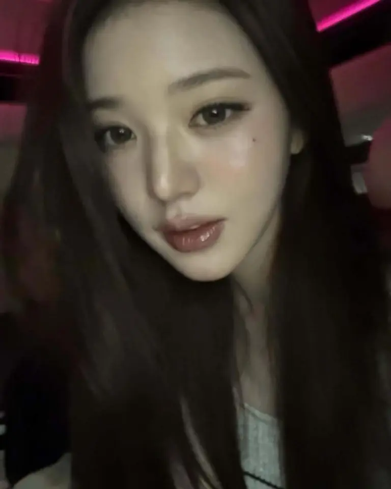 장원영 근접 셀카