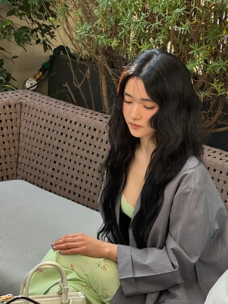 과감한 브라톱 패션을 선보인 김태리