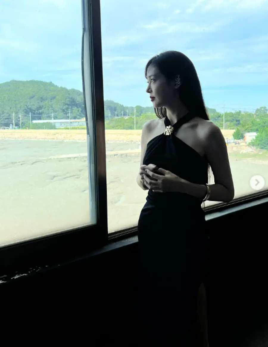 포즈를 취하는 성유리