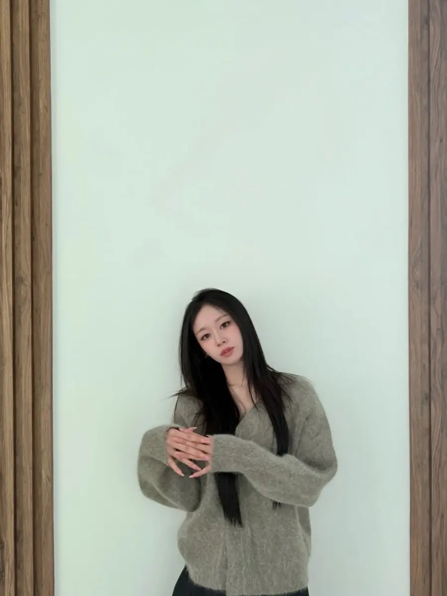 지연 초록색 니트 패션