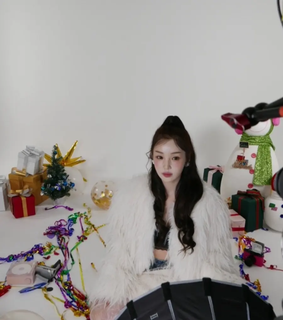 Nam Gyu-ri exuding winter vibes with a dreamy gaze