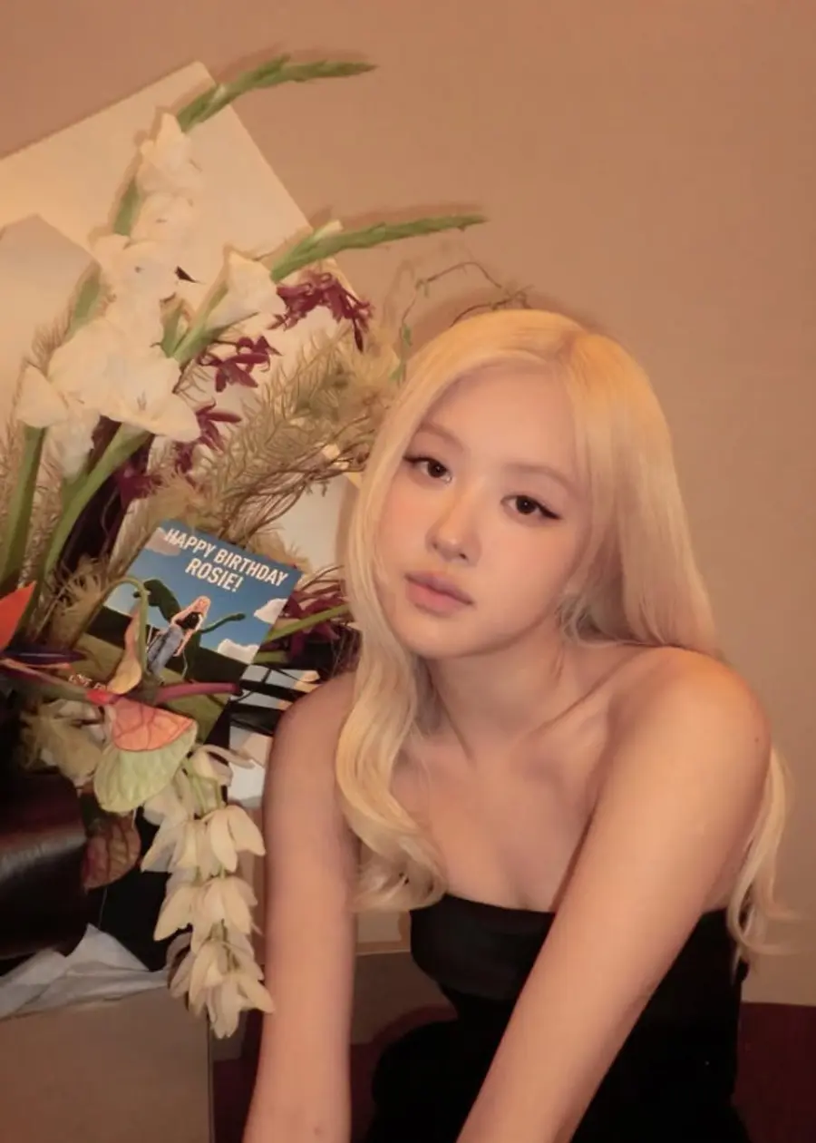 꽃다발 속의 로제