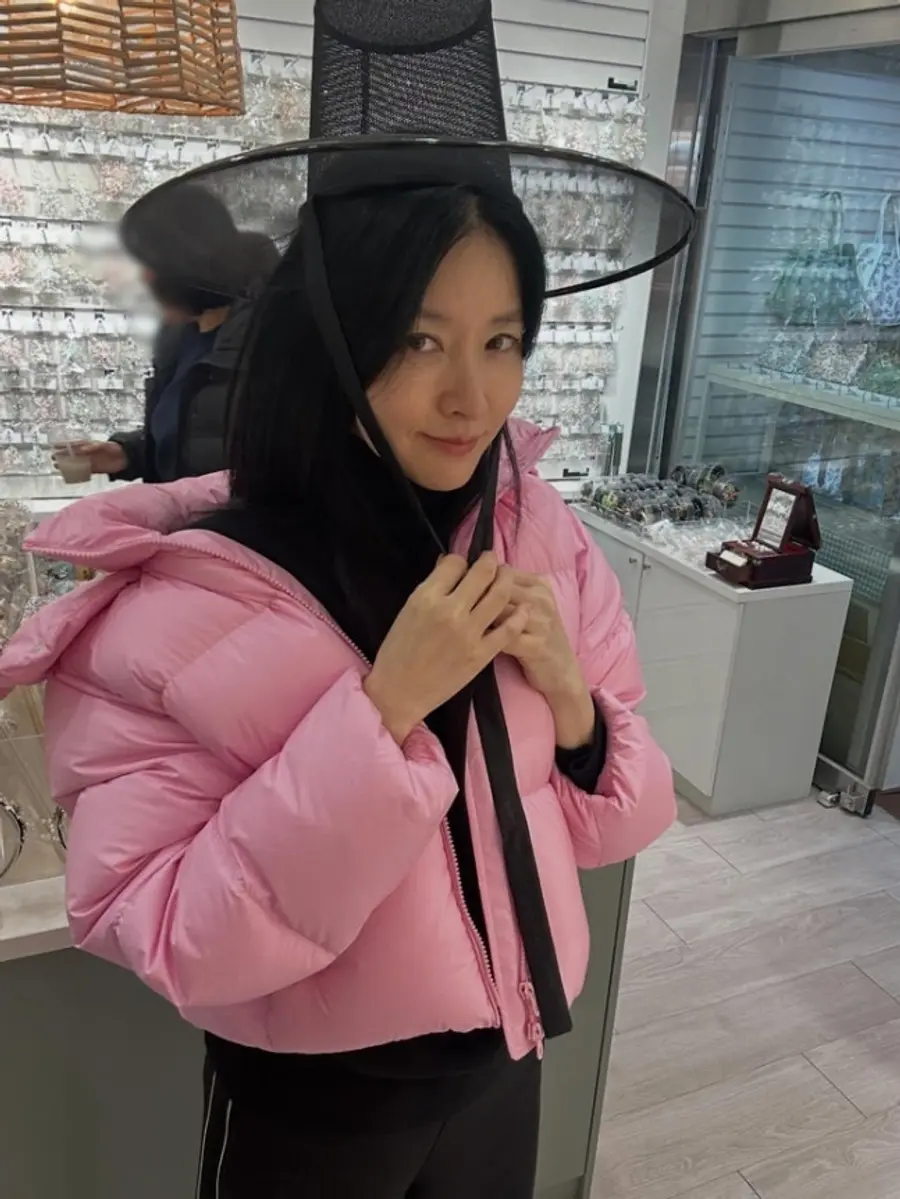 호떡을 먹고 있는 이영애