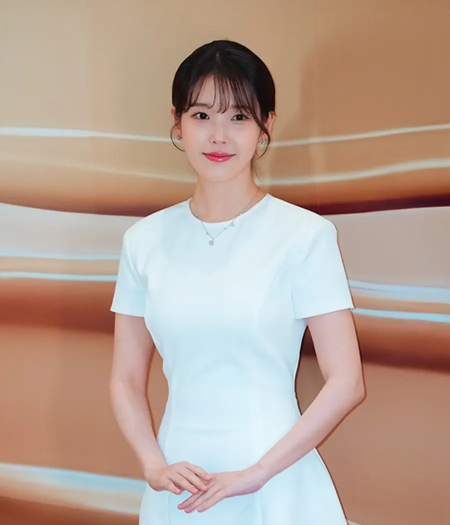 IU manika na kagandahan