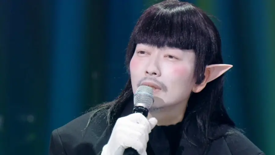 歌うイ・ドンヒ