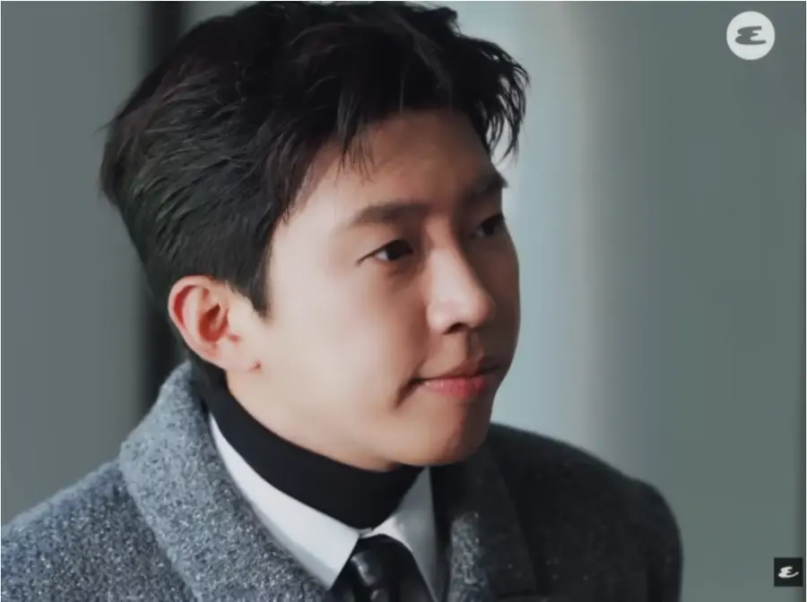 에스콰이어 유튜브 캡처