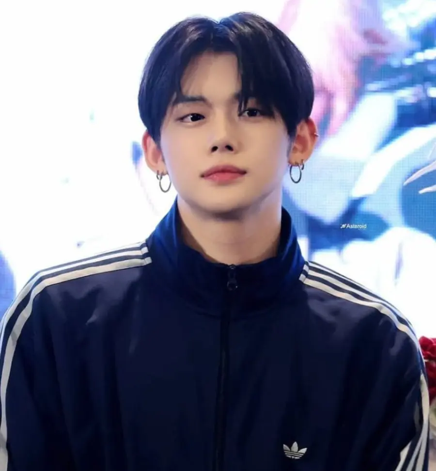 Tomorrow X Together Yeon Jun