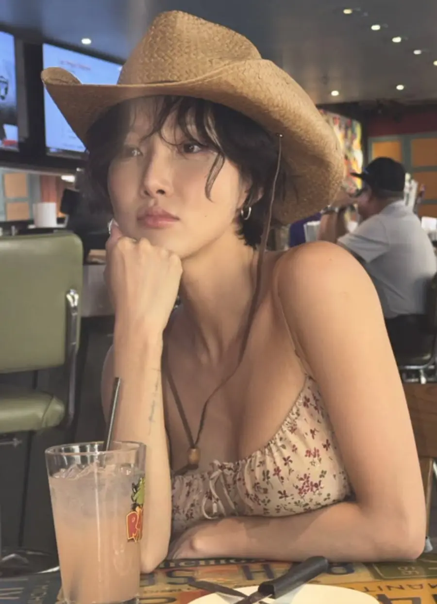 마마무 화사 SNS