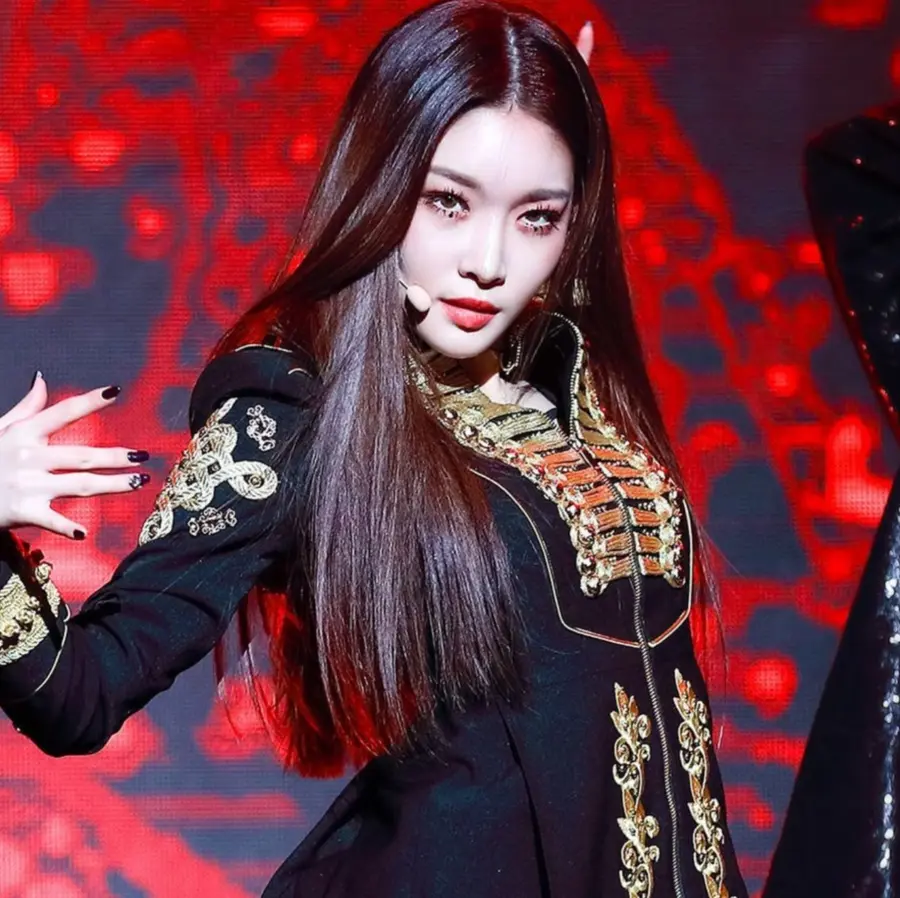 청하, 건강 문제로 응급실 이송…경기대 축제 불참 및 모어비전 계약 만료