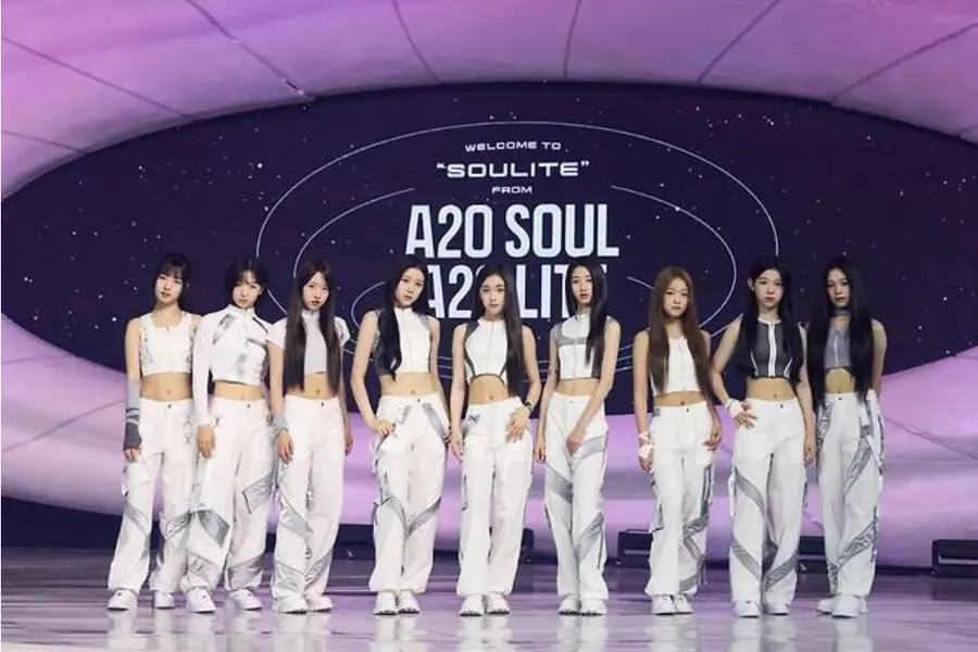 A2O LITE 데뷔곡 ‘NEON’ 차트 올킬… 경업 금지 풀린 이수만의 화려한 K팝 왕좌 복귀